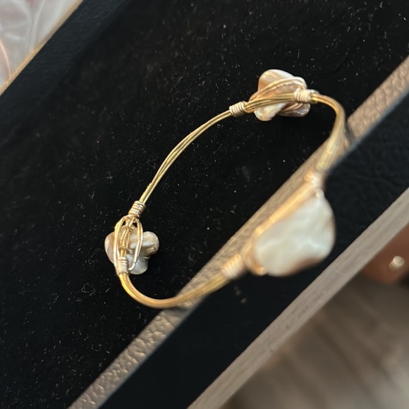 Copper wired bracelet with three stones - Picture 8 of 10